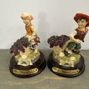 Vintage Da Vinci Collection Girl & Boy Gathering Grapes Figurine Set Of 2